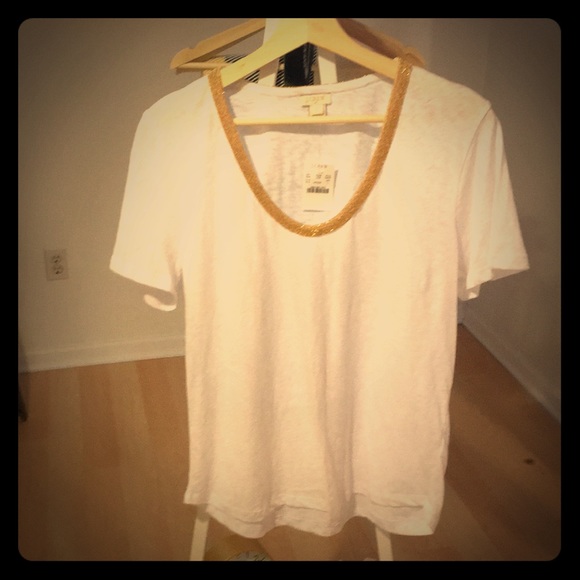 NOT a plain white tee. - Picture 1 of 6